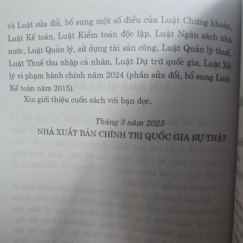 Sách LV2 - Luật kế toán (NXB Chính trị quốc gia Sự thật)