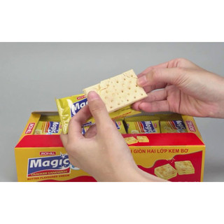 Sét 2 hộp Bánh Cracker 2 lớp kem bơ Magic hộp 300g