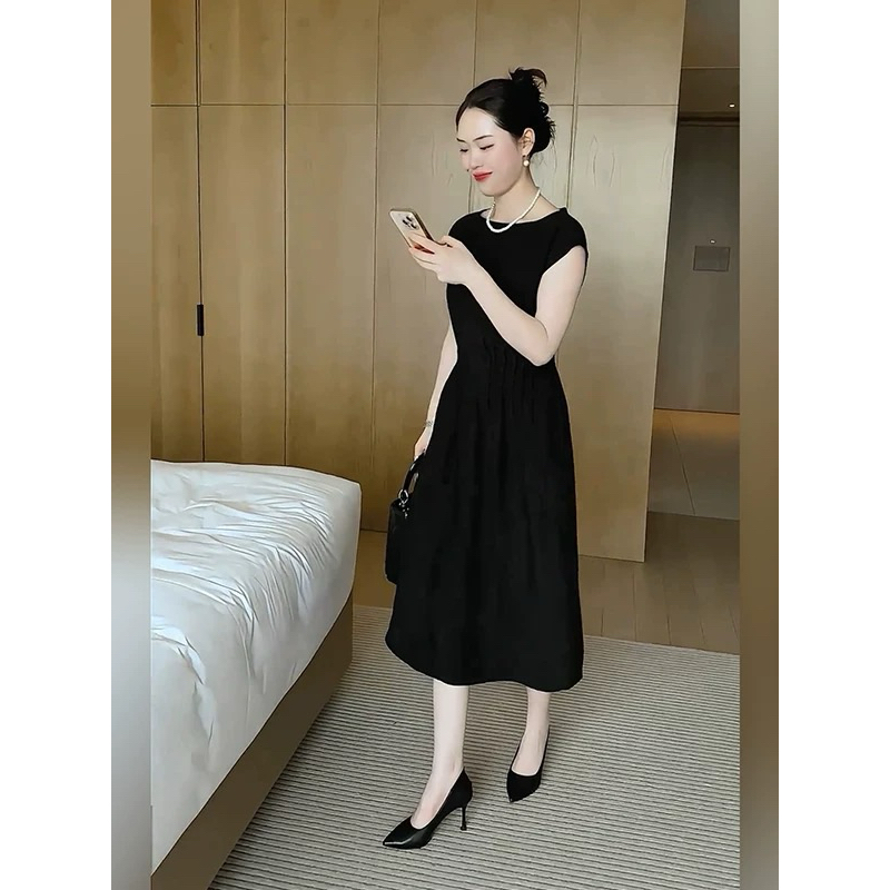 Váy đầm chiết eo dáng dài cổ tròn xếp ly eo cao cấp ,Váy thiết kế tay ngắn đen chất vải lụa thôi Hàn phù hợp đi dự tiệc