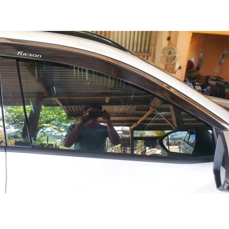 Vè che mưa xe Huyndai Tucson 2022-2026 chỉ inox sáng bóng hàng cao cấp