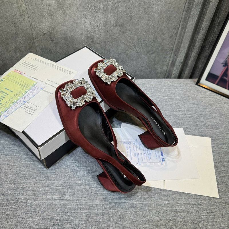 👠🕶️👜🎒….giày búp bê  khoá đá