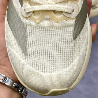 Giày thể thao chạy bộ bigsize nam nữ cổ thấp mùa hè hottrend 2025 màu trắng kem vàng siêu êm nhe, sneaker thời trang