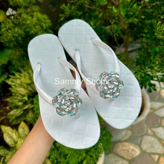 [charm HOA HỒNG TRẮNG kim loại] DÉP XỎ NGÓN DÉP LÀO NỮ GẮN CHARM HOA TRẮNG KIM LOẠI LẤP LÁNH ĐẾ CAO SU 3 MÀU ÊM ÁI