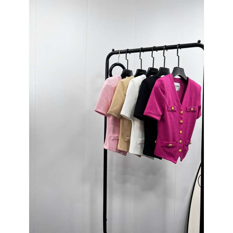 Áo tay ngắn đệm vai đính nút dáng vest ôm nhiều màu