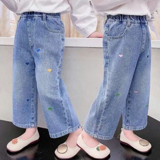 QUẦN JEAN SUÔNG THÊU HOẠ TIẾT TRÁI TIM NHỎ NHẮN XINH XẮN CHO BÉ GÁI