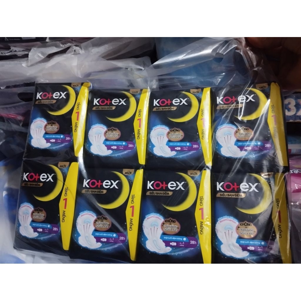Lốc 8 gói Kotex Siêu Ban Đêm 28cm 4 miếng/gói