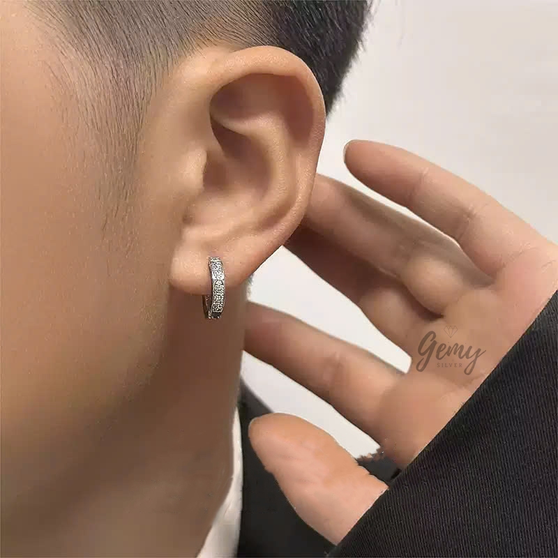 Khuyên tai tròn nam bạc 925 Timeless 2 khắc số la mã đính đá cực chất (1 chiếc) | GEMY SILVER KN124