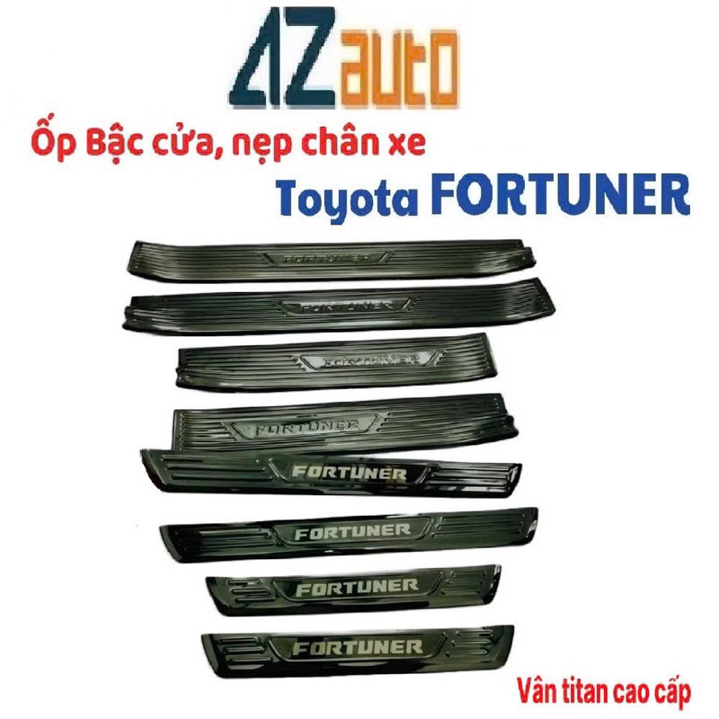 Ốp bậc cửa, nẹp bước chân xe Toyota Fortuner 2017-2025 vân Titan hàng cao cấp