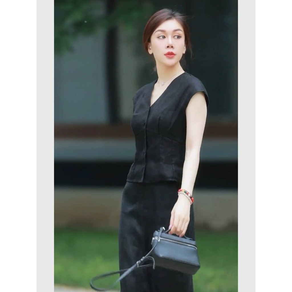 Set áo gile cổ V tay ngắn mix chân váy xẻ tà sau dáng dài màu đen chất nilen mềm cao cấp phù hợp đi làm ,đi chơi