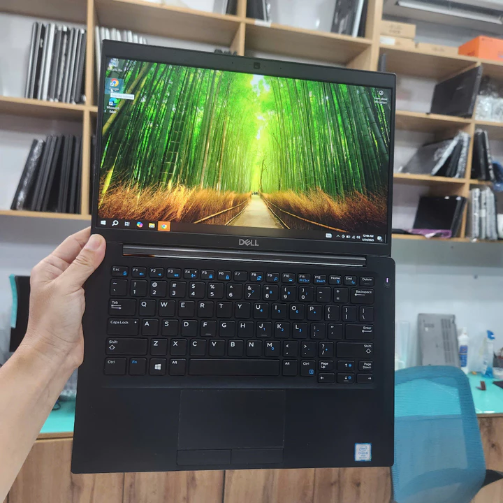 Laptop văn phòng Dell latitude e7390 Core i5-8350U mỏng nhẹ và mạnh mẽ