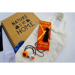 BOOKMARK THÊU TAY SÁCH PHÍA SAU NGHI CAN X | MERAKI HANDMADE