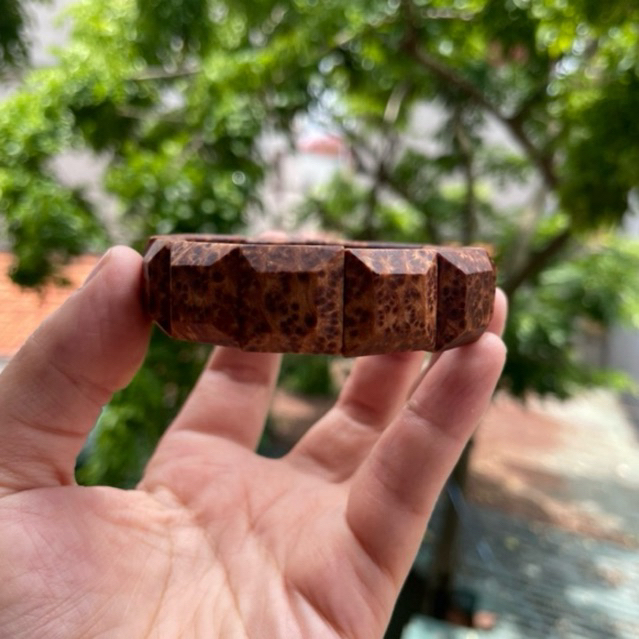 Vòng tay bản lách gỗ nu ngọc am để mộc thơm tự nhiên siêu VIP đẳng cấp cỡ 18x18mm