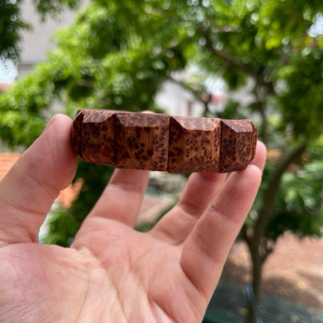 Vòng tay bản lách gỗ nu ngọc am để mộc thơm tự nhiên siêu VIP đẳng cấp cỡ 18x18mm