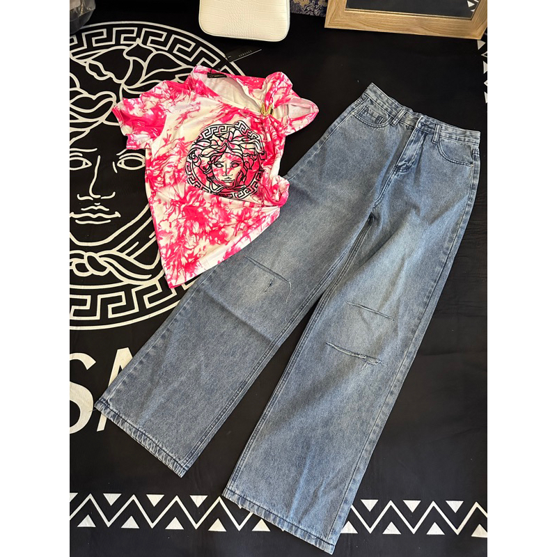 set áo thun loang Versace quần jean suông