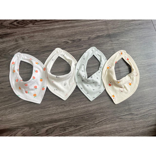 Yếm cổ chất liệu cotton siêu mềm,thấm hút cho bé