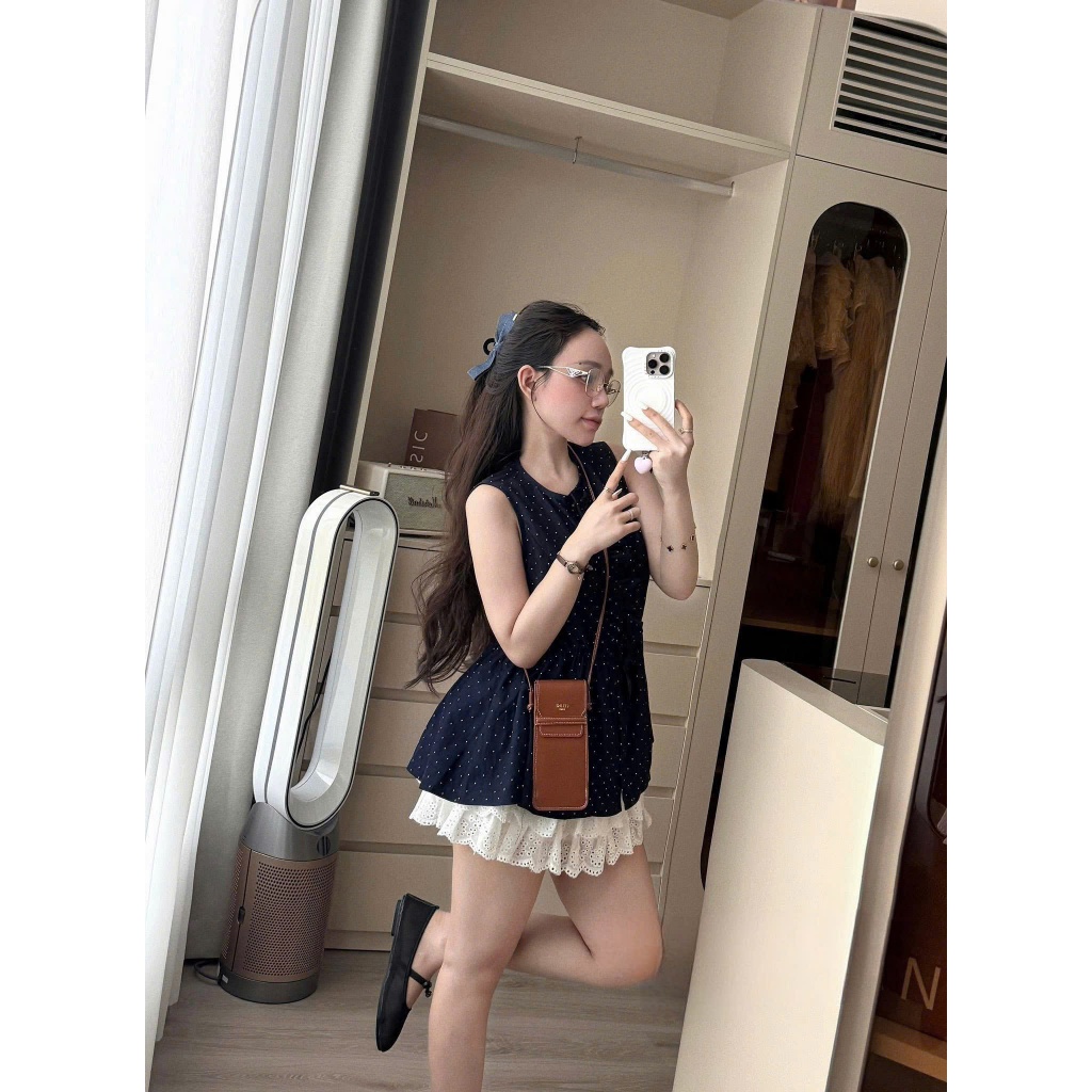 NH CLOTHERS - Outfit áo chấm bi phối bèo nhẹ nhàng mix cùng chân váy ren tầng trắng dáng xòe