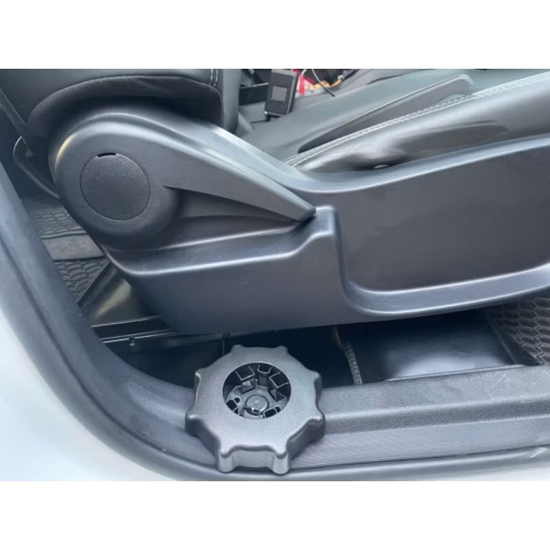Lẫy chỉnh ghế xe vf5