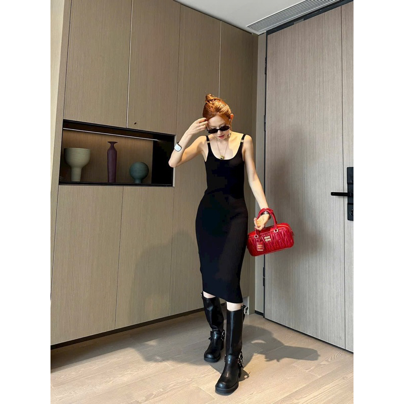 Đầm len mỏng hai dây hở lưng miumiu Versace freesize