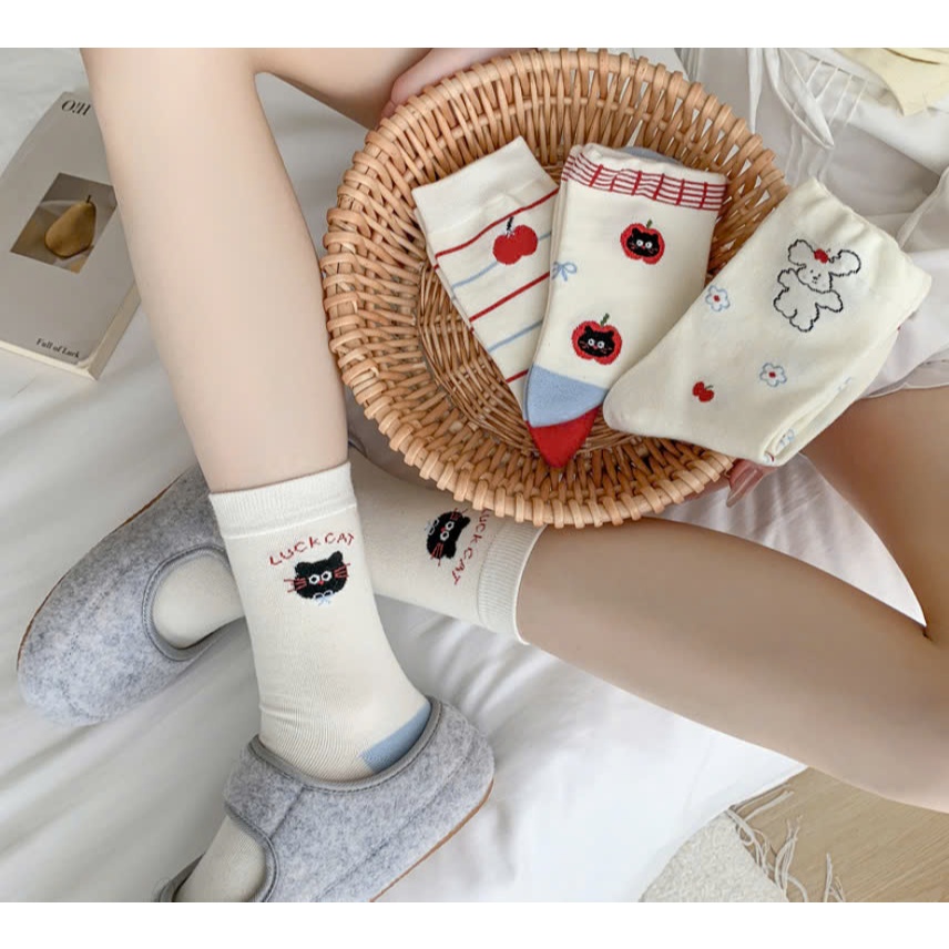 Vớ Tất Chữ SISEME cổ cao Unisex phong cách thể thao, trẻ trung và năng động.