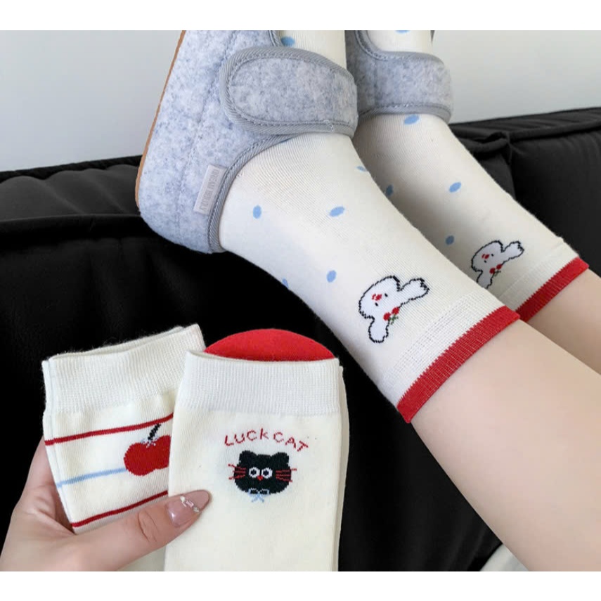 Vớ Tất Chữ SISEME cổ cao Unisex phong cách thể thao, trẻ trung và năng động.