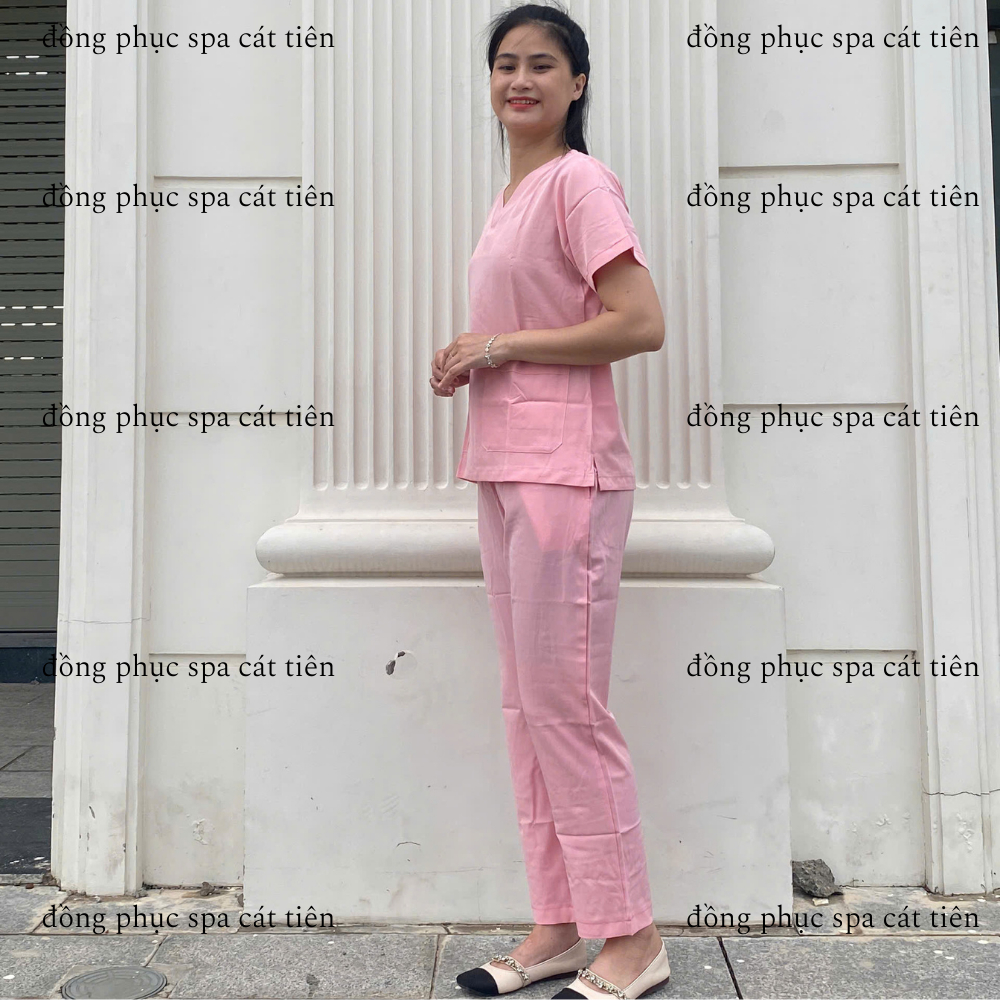 Bộ Scrubs cổ tim màu hồng, chất vải Lon GIãn, spa,y tế, thiết kế có túi tiện lợi
