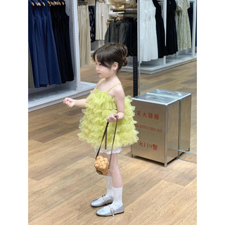 SẴN quần 120-order quảng châu-áo vàng xoè tầng 2 dây ngắn, quần trắng short cho bé