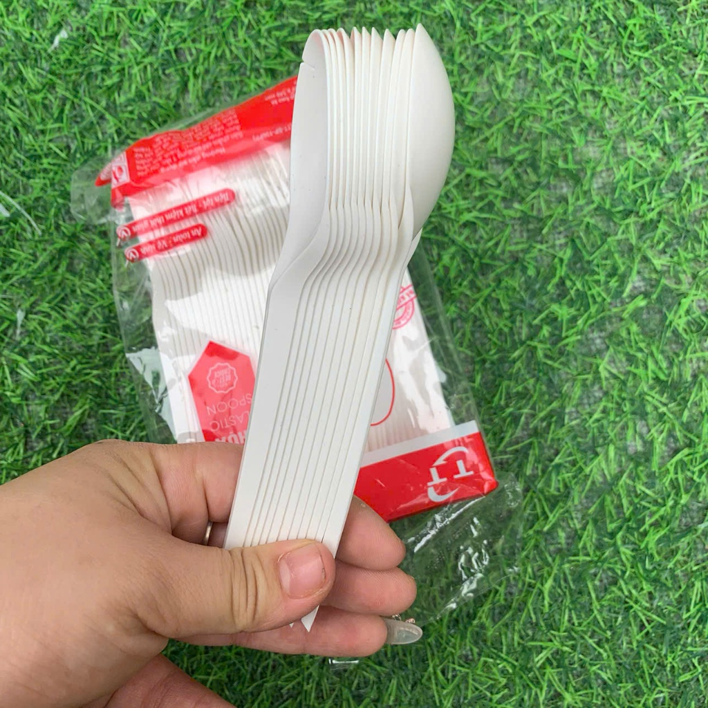 Sỉ 10 gói thìa nhựa cán dài màu trắng sứ -khoảng 800 cái