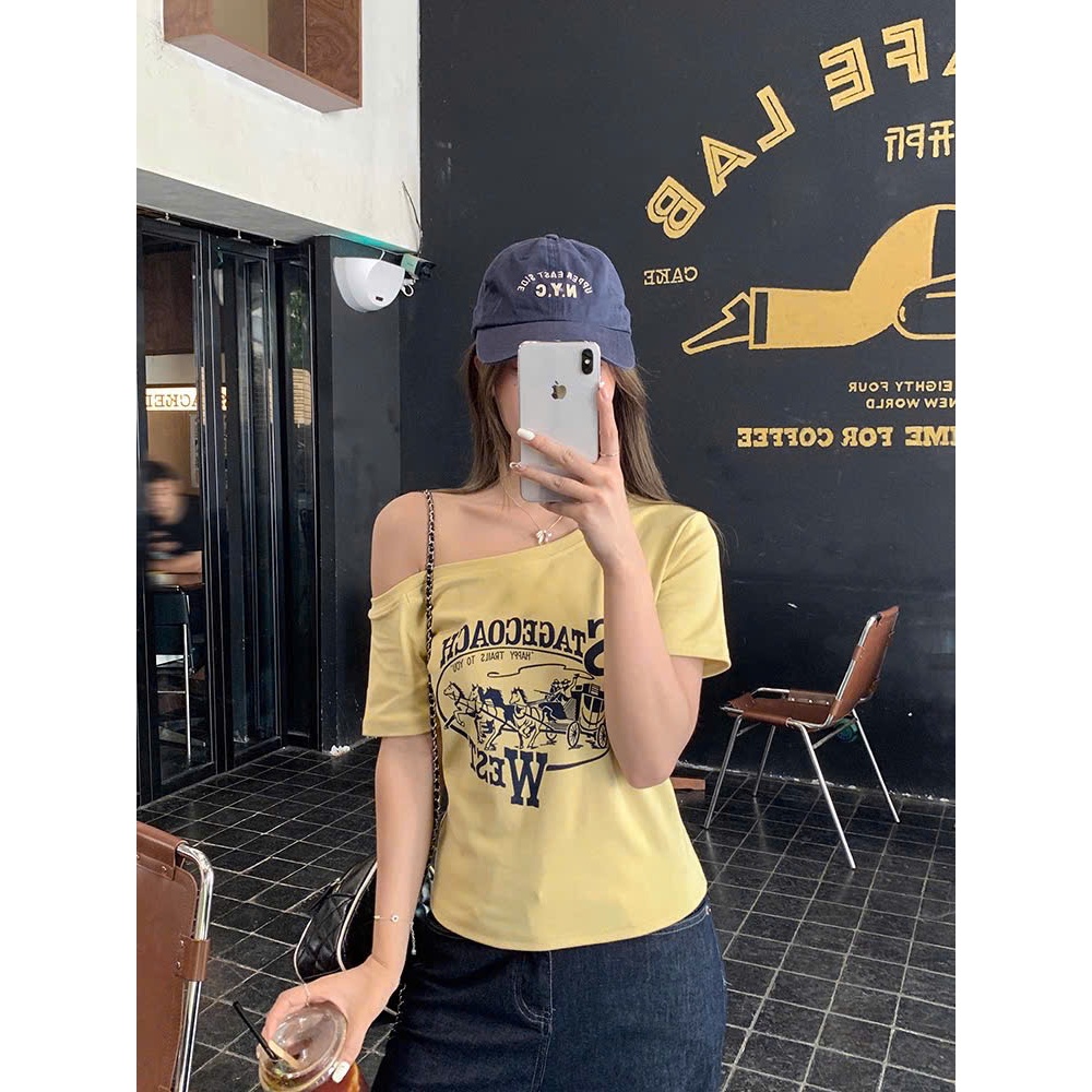 ÁO THUN NỮ LỆCH VAI ÔM NHẸ IN HÌNH ĐƠN GIẢN