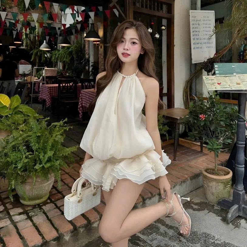 Set Váy Cổ Yếm Đính Ngọc Hở Lưng Dáng Bí Xòe Chun Eo Kèm Quần Bảo Hộ Siêu Xinh MS86