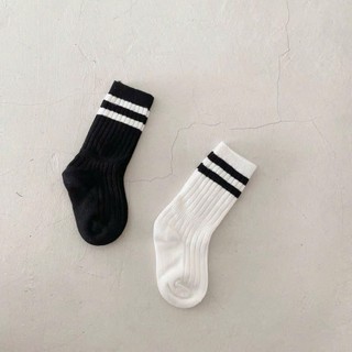 Tất đùi thể thao phong cách Hàn Quốc cho bé 1-4 tuổi. Tất dài qua gối trắng đen cho bé. Dino Kids