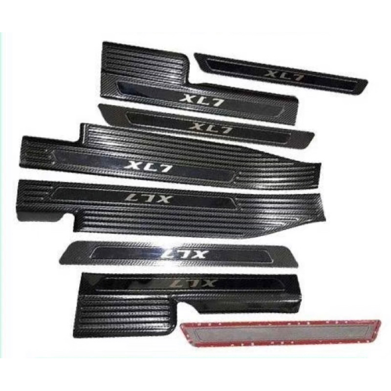 Ốp bậc cửa, nẹp bước chân xe Suzuki XL7 2019-2025 vân Carbon hàng cao cấp