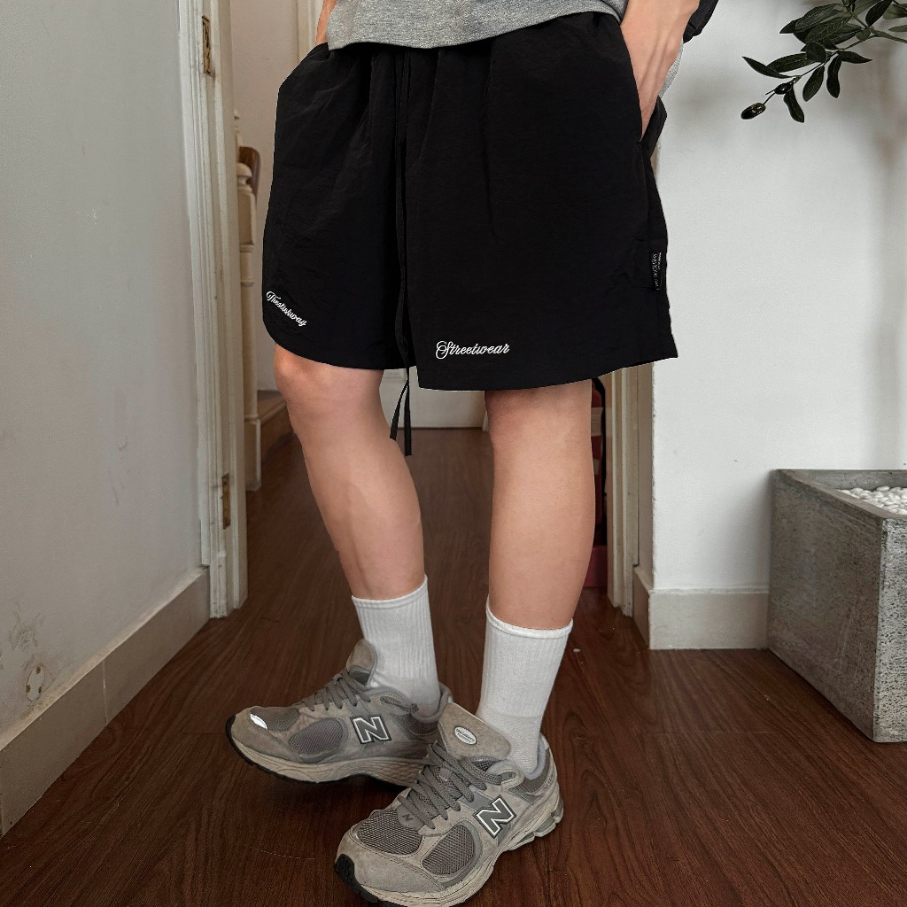 Quần Short Dù Premium ống rộng form trên gối - Thêu " Theslickway"- Local Brand THE SLICK WAY UNISEX