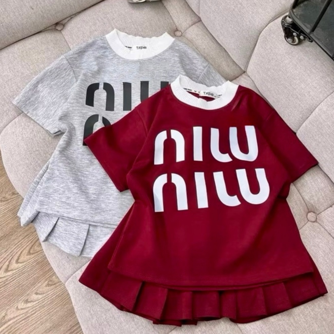 13-45KG tuổi. Sét chân váy xếp ly có lót váy cho bé gái in chữ NIW NIW chất vải cotton mềm mịn thấm hút mồ hôi. VS03