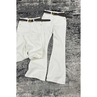 QCL1 Tổng hợp các mẫu quần jeans loe siêu tôn dáng, xịn sò