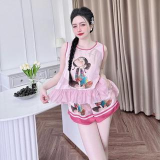 Bộ Ngủ Nữ, Đồ Bộ Mặc Nhà Lụa Latin Cao Cấp MiLi – Áo Cổ Tròn Phối Tơ, Quần Đùi Có Túi, Họa Tiết Cô Gái Xinh Xắn