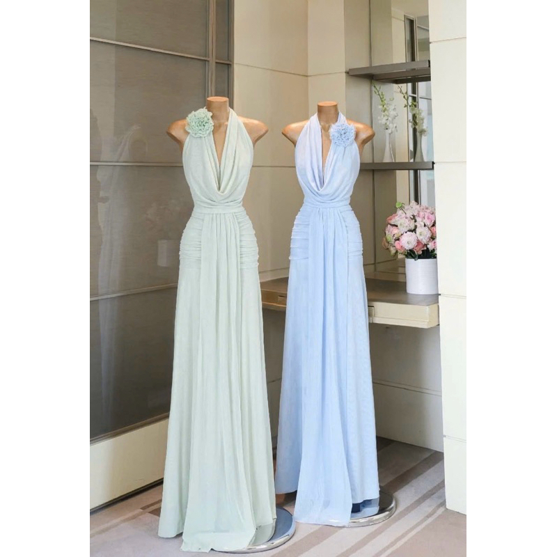 Đầm maxi cổ đổ tà trước cài hoa Luxurious che được khuyết điểm phần eo