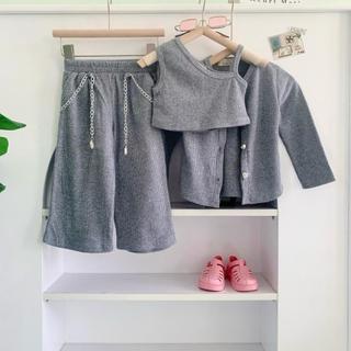 S213-[SALE XẢ KHO] Set 3 chi tiết bé gái áo dây lệch vai phối quần suông ống rộng (Kèm áo khoác Cardigan v