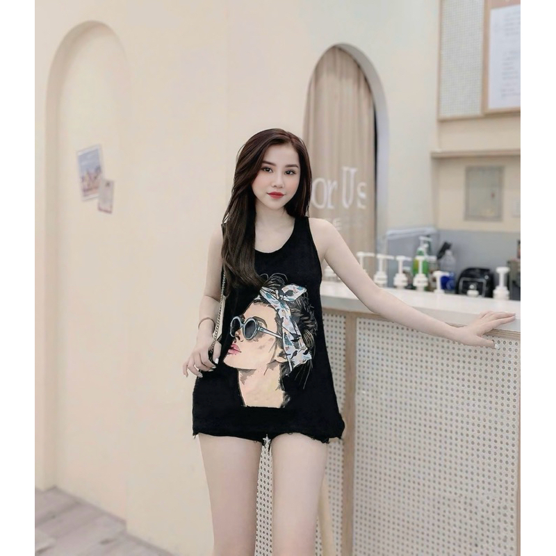 Cô Gái Mắt Kính (Đen