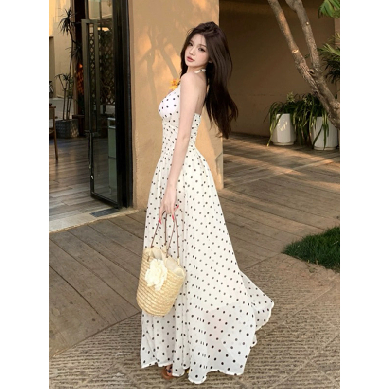 Đầm Maxi Cổ Yếm Chấm Bi Đen – Xoè Thanh Lịch, Tôn Dáng Công Chúa