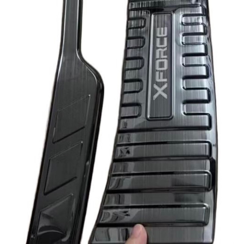 Ốp chống trầy cốp trong và ngoài xe Mitsubishi Xforce 2023-2025 vân Titan hàng cao cấp