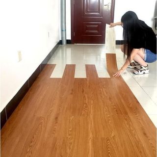 SÀN NHỰA BÓC DÁN PVC GIẢ GỖ LOẠI NGẮN (KT: Dài 45cm x Rộng15cm )CÓ NHẬN THI CÔNG
