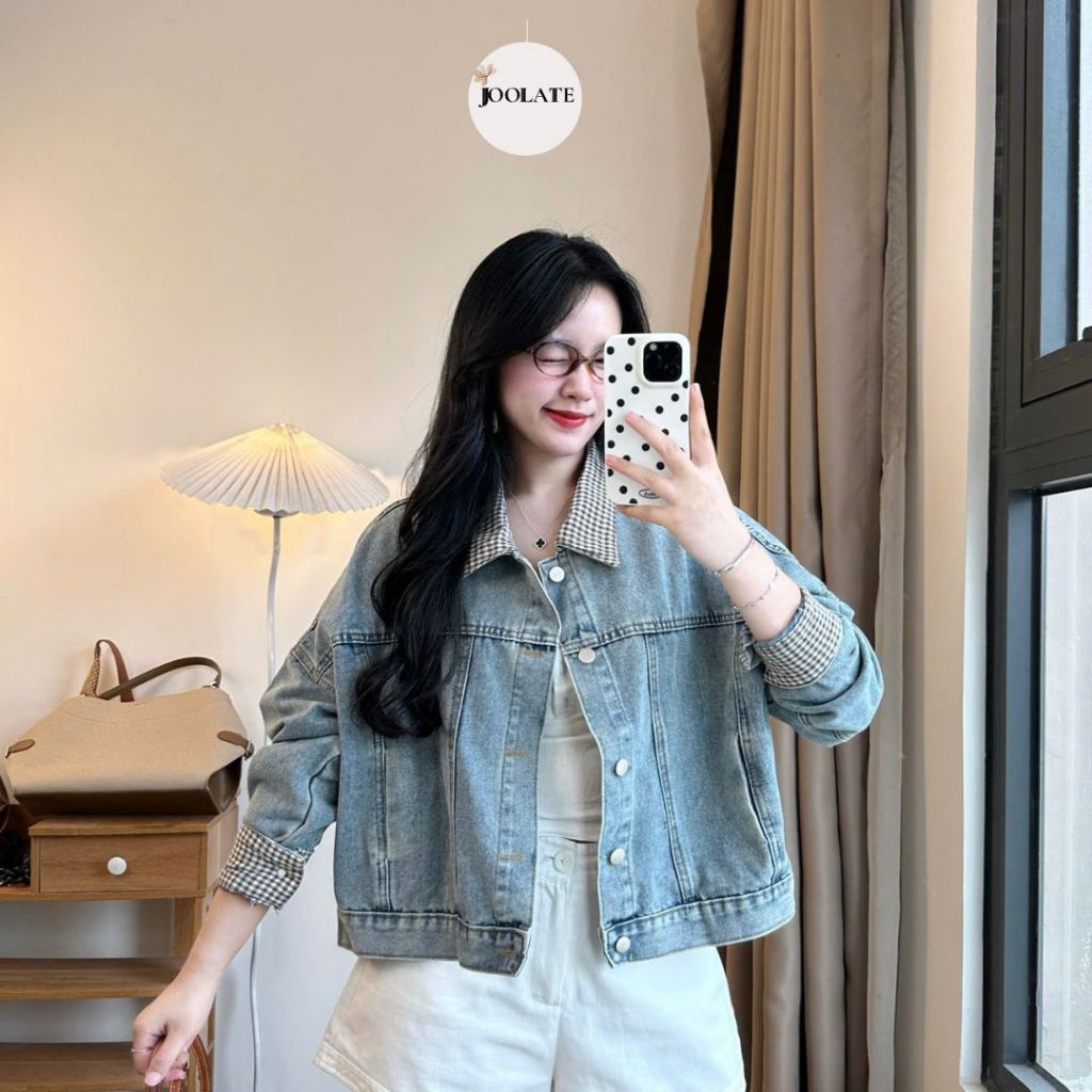 Áo Khoác Denim Xanh Nhạt Form Rộng Phối Quần Be Ống Suông Thanh Lịch Joolate
