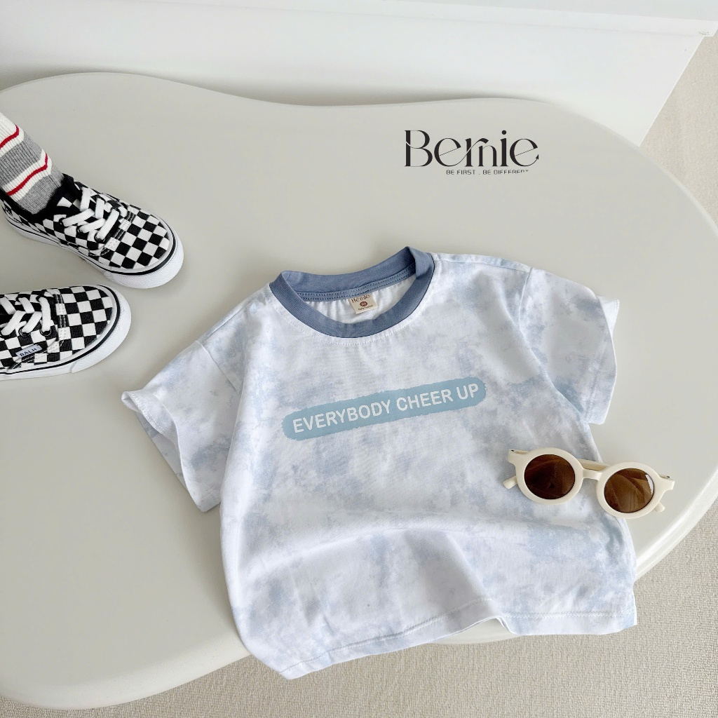 Bộ cotton loang in chữ phối quần bò cá tính cho bé, bộ thun cổ tròn mặc đi chơi cho bé trai