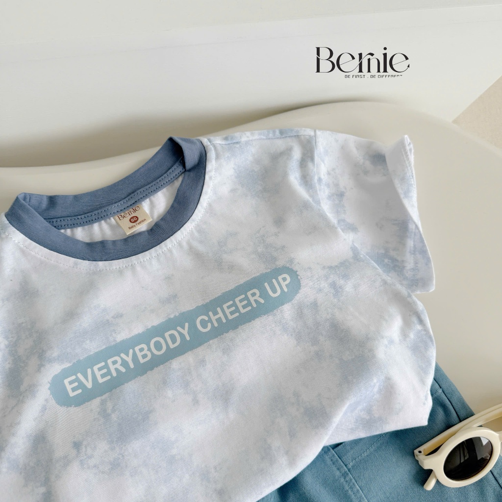 Bộ cotton loang in chữ phối quần bò cá tính cho bé, bộ thun cổ tròn mặc đi chơi cho bé trai
