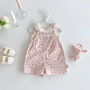 Yếm hoa nhí hồng kèm áo cổ bèo sát nách thông hơi dành cho bé trai