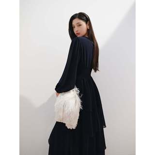 Đầm maxi OLV tay dài cổ V thiết kế tầng bèo sang trọng Sharni phù hợp đi tiệc đi biển mùa hè