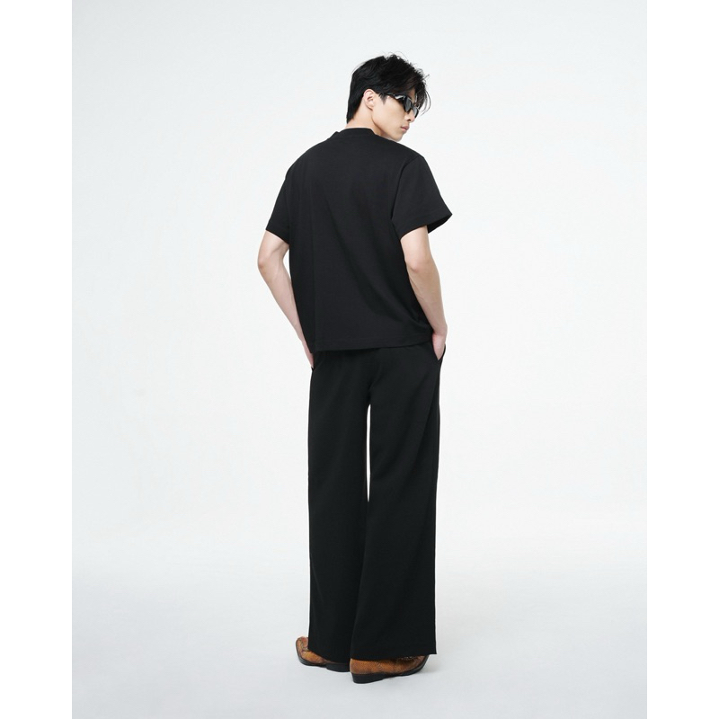 Áo Thun Trơn Đen Unisex - THUNDEROUS BASIC T-SHIRT / BLACK