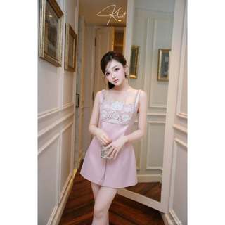 Đầm tafta hồng nhạt phối ren hoa 3D Khiết Style đính viền cổ đá lấp lánh KD144