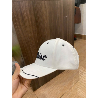 Mũ Golf Titleist 2 màu đen và trắng chuẩn phom êm