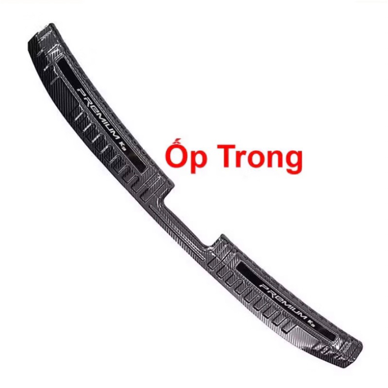 Ốp chống trầy cốp xe KIA K3 2022-2025 Vân Carbon hàng cao cấp